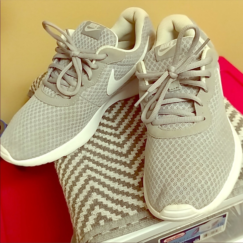Women’s Nike Roche’s